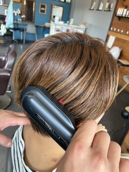 ヨシデンの写真/髪質改善を実現する、エステ機使用のトリートメントで、しなやかでうるツヤな髪を手に入れましょう♪