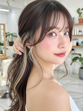 ミーム 原宿 表参道(meme) ”韓国風インナーカラー×レイヤーカットポニーテール