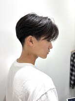 カルム(kalm)&nbsp;メンズセンターパートウルフセンターパートニュアンスパーマ襟足