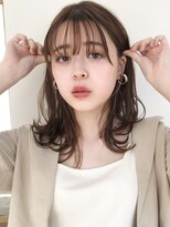 リヤン 表参道(lyann)&nbsp;ピンクベージュ美髪愛され艶感ナチュラルカール斜めバング