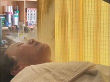 ヘアーサロン　バニーの雰囲気（シェービング＋スチームケアの美容液パック中）