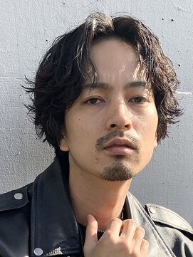 フィフス トウキョウ (fifth TOKYO) センターパートツイストスパイラルパーマ刈り上げツイストパーマ