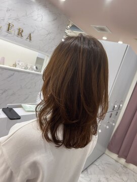 エレラビューティー(ELERA beauty) 柔らかミディアムレイヤー★