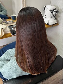 スリーエー(THREE A)の写真/ケラスターゼ使用◎周りと差をつける柔らかい透明感カラーが叶う♪質感やわらかななびく髪に―。