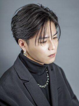 オーシャントーキョー 渋谷(OCEAN TOKYO) フェザーパーマセンターパート刈り上げショートシャドウパーマ