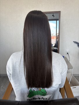 透明感抜群のオリーブグレージュ