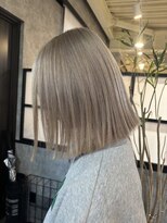 アイビーヘアー(iB HAiR)&nbsp;ホワイトベージュ/切りっぱなしボブ