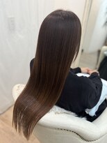 ウミネコ美容室 センター北hanare店(Umineko美容室)&nbsp;ナチュラルブラウンで艶めくまとまりロング