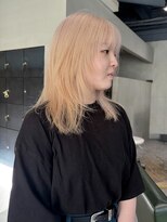 ヘアー アイス ルーチェ(HAIR ICI LUCE) ホワイトブロンドミルクティーベージュレイヤーカット/中西