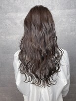 アンダーバーホワイト 天王寺阿倍野店(_WHITE)&nbsp;カーキアッシュ_ほつれウェーブ_モノトーン_外国人風_ロング