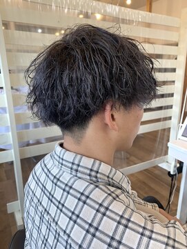 ロルド シェリ(Rold Cheri) 波巻きスパイラル／グレージュ／刈り上げマッシュ