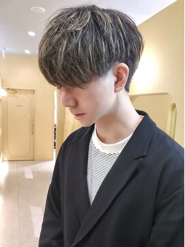 トローノ 栄(TRONO) 【TRONO 岩田】ハイライトツーブロック刈り上げマッシュ