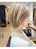 20代30代マチルダショートくびれボブ 耳かけボブ