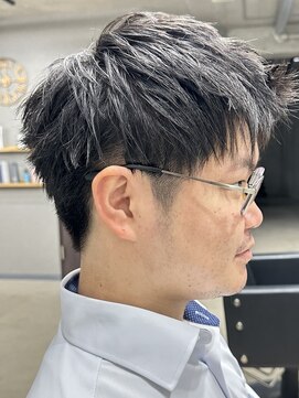 フイ 代々木(Hui) メンズ/アップバング/ツーブロックマッシュ/束感ショート波巻き