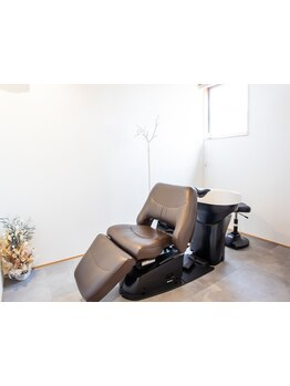 今話題の頭浸浴を取り扱い！頭皮と髪のリセットに重点を置いたヘッドケアを行います。