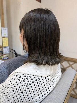ヘアリゾート粋 ウナム 新宿東口店(enam) 透明感カーキグレージュ/ミディアム