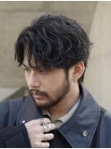 渋谷メンズミディアムパーマセンターパート緩めサーフカール