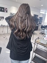 キング 枚方店(K!ng)&nbsp;ハイライトカラーミルクティーベージュレイヤーカット