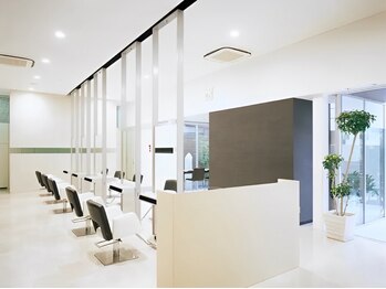 グラーツィェドゥーエ(GRAZIE due)の写真/【桜山/御器所】メンズ・レディース共に開放感のある過ごしやすい雰囲気*一人一人に合わせたstyleをご提案