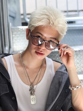 リトバイトゥルークリエイション 大宮(Re:to by True Creation) 【トレンド】ホワイトブロンド×メンズショート