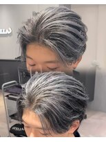 ステラ(STELLA)&nbsp;メンズ/バレイヤージュ/センターパート/ブリーチ＆ダブルカラー