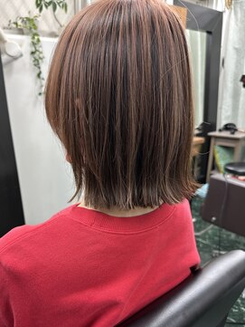 ヴェルデ(Verde) 切りっぱなしボブ×アンブレラカラー