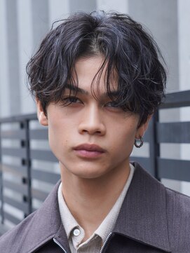 フィフス(fifth) 原宿フェザーパーマメンズカットセンターパートコンマヘアfifth