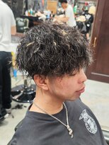 スリーセント 栄(3/cent) 縦落ちツイストパーマ/フェードカット