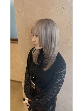 ベベ バイ モップス(be'be' by MOPS) ホワイトグレージュ×ロングレイヤー