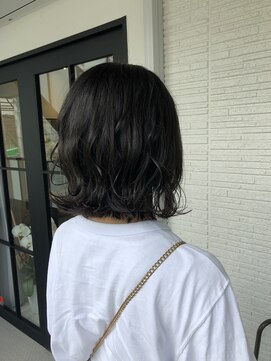 ルクス ヘア パートナー(Luxe HAIR PARTNER) 切りっぱなし前下がりボブ