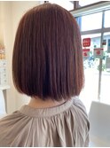 ピンクベージュ