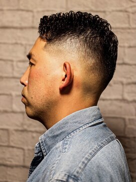 グレイスフル バーバープラチナム 六本木店(Graceful Barber platinum) スキンフェード/フェードスタイル/バーバースタイル