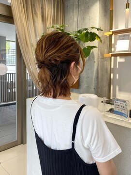 サローネ サンク(SALONE CINQ) ハーフアップ