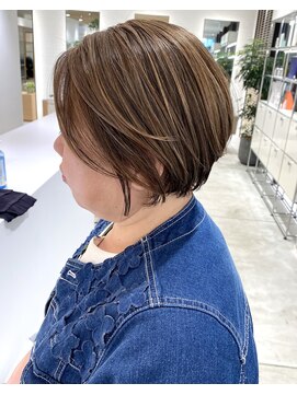 ステアケース 武蔵小杉店(stair:case) 大人くびれショート/白髪ぼかし/ひし形シルエット30代40代50代