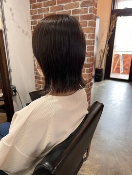 ヴィップルーム(viproom) マッシュショート/アッシュカラー/ツヤ髪スタイル/黒髪スタイル