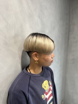 レヴィ 神楽坂(Levi) ハイトーンカラーのメンズライクハンサムショートstyle