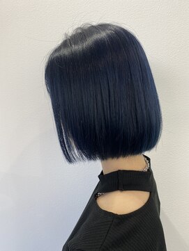 アドラーブル ココロ 新潟(adorable CoCoLo) うるツヤ丸みボブグレージュ小顔補正立体カット