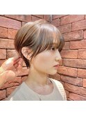 耳掛けショートボブ/襟足束感ショート/アッシュベージュ