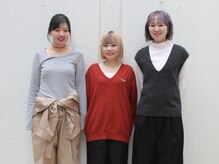 ▲asistant▲　　　　　　　　　　　　　　　　　　（左から）村上琴美＆大石ひより＆道中萌桃