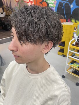 カーニー 錦糸町(kearny) ツイストスパイラルパーマ/波巻きパーマ/センターパート