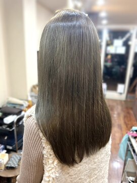 ディーセブン ヘアーリゾート(D seven Hair Resort) オリーブベージュ/オリーブカラー/ストレート20代/30代/40代