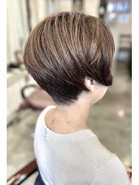 サーティエイト(38) 丸みショート/くびれ/マッシュ/白髪染め/赤味なし/カラー/