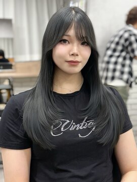 モク(mok) 黒髪×レイヤーカットで重たく見えない★yuka