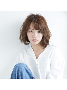 水の精 ウェーブボブ