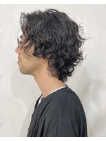 ユノ(juno)&nbsp;ナチュラルハードパーマ　アッシュブラック.カルマパーマ.ウルフ