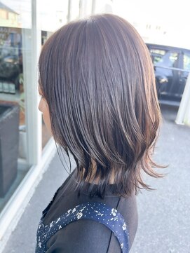 ビーワールド(B WORLD) ミディ切りっぱなしボブ　【藤枝/藤枝駅】