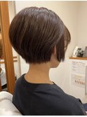 骨格に合わせた丸みショート