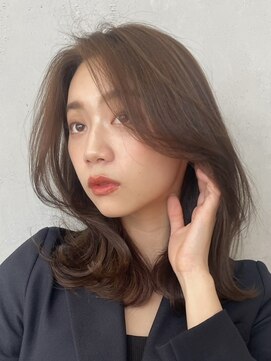 ノイ(noi) 顔周りレイヤーカットくびれヘアミルクティーベージュカラー