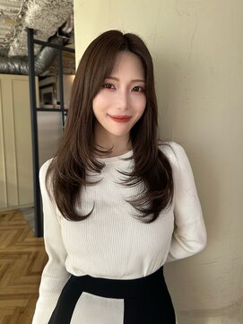 マインバイアフロートギンザ(MYNE by AFLOAT GINZA) ワンカールで簡単スタイリング／レイヤーカット【銀座】