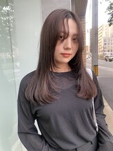 クプラ(Qpula)&nbsp;セミロングレイヤー　透明感オリーブカラー